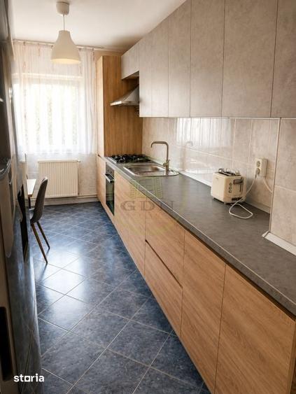 Apartament cu 3 camere decomandat în Central