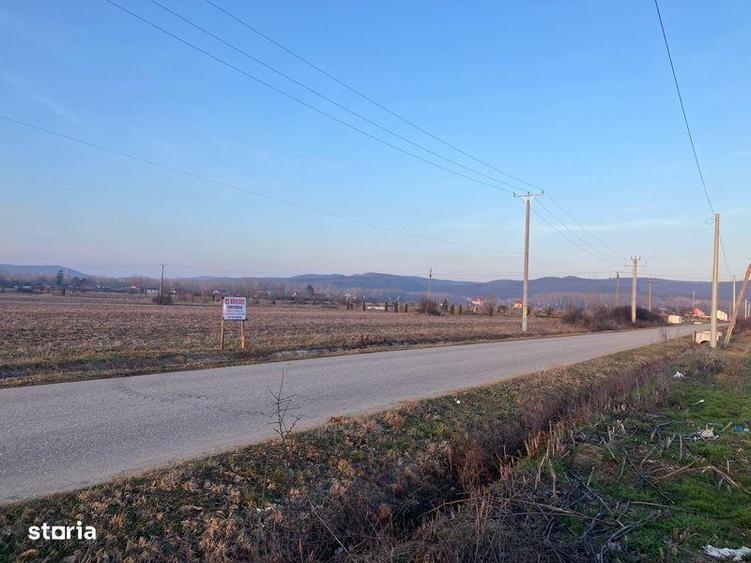 Teren de 2000 mp, în Crușeț