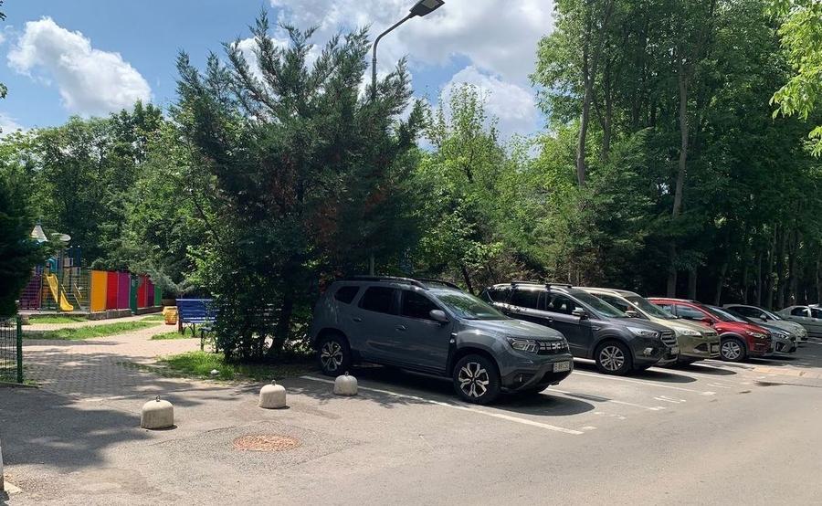 Apartament cu 3 camere în Berceni