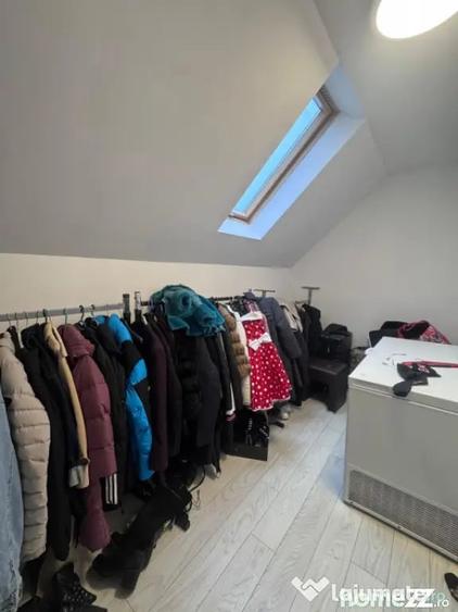Casă cu 7 camere cu Teren 400 Mp în Central