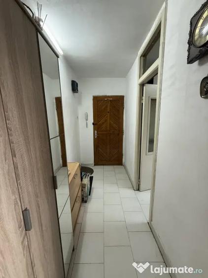 Apartament cu 2 camere semidecomandat în Lipovei