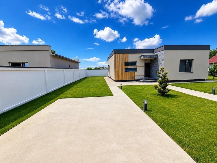 Casă cu Teren 450 Mp în Costi