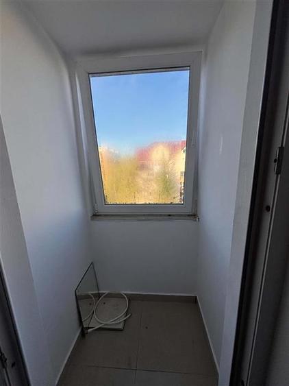 Apartament cu 3 camere semidecomandat în Gării