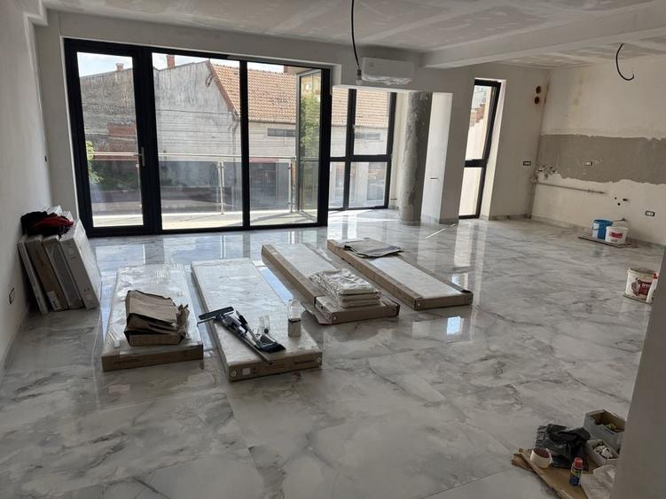 Apartament cu 2 camere decomandat în Central