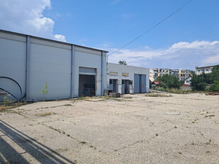 Spațiu industrial, de 2,816 mp, în Costești