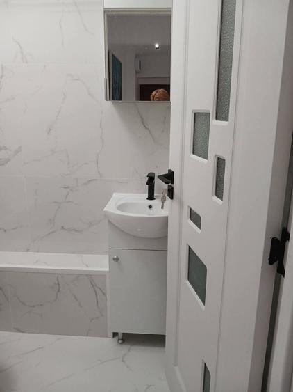 Apartament cu 3 camere decomandat în Păcii
