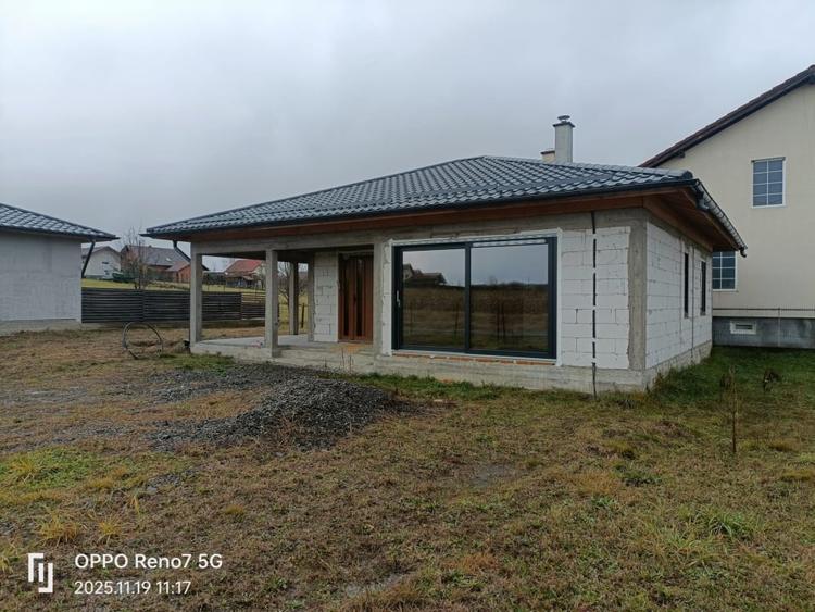 Casă individuală cu 3 camere cu Teren 600 Mp în Solovăstru