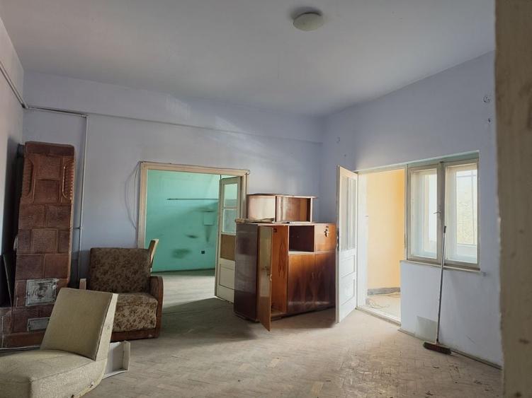 Apartament cu 2 camere nedecomandat în Brașovul Vechi