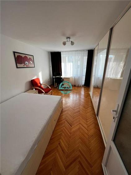 Apartament cu 4 camere decomandat, mobilat în 7 Noiembrie