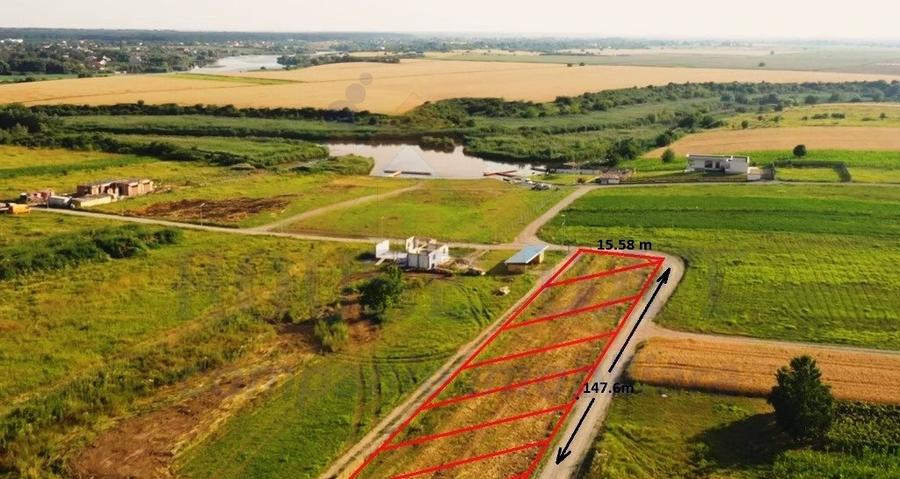 Teren agricol intravilan de 2495 mp, în Izvorani