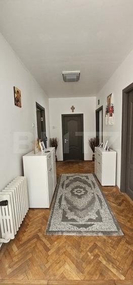 Casă individuală cu 4 camere cu Canalizare în Hunedoara