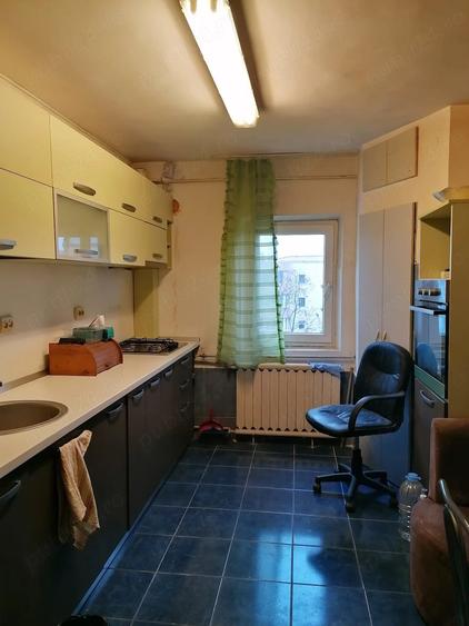 Apartament cu 3 camere decomandat în Bucovina