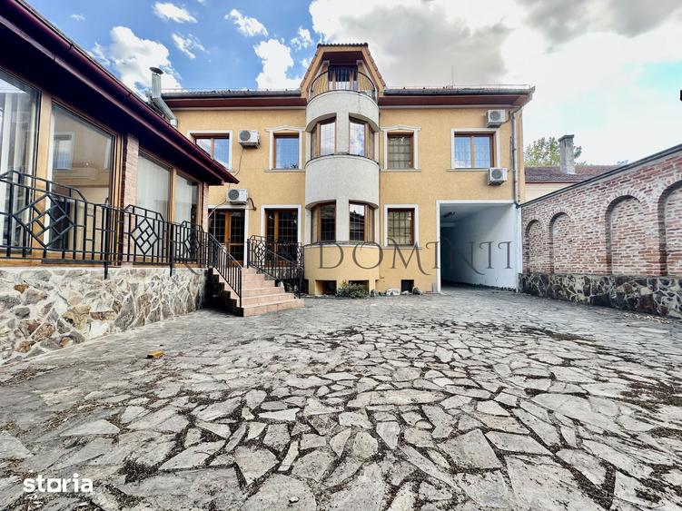 Casă cu Teren 500 Mp în Central