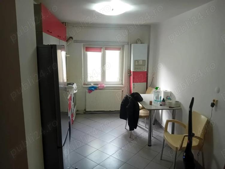 Apartament cu 2 camere decomandat în Precista