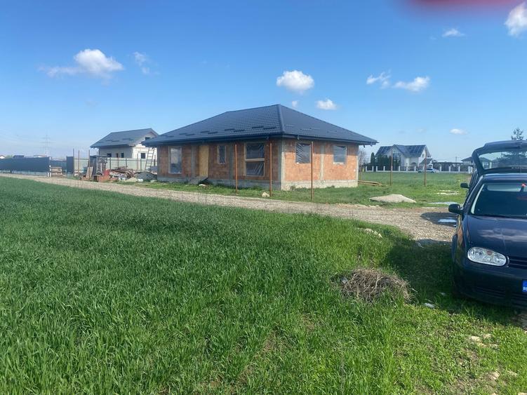 Teren Construcții intravilan de 5808 mp, în Săbăreni