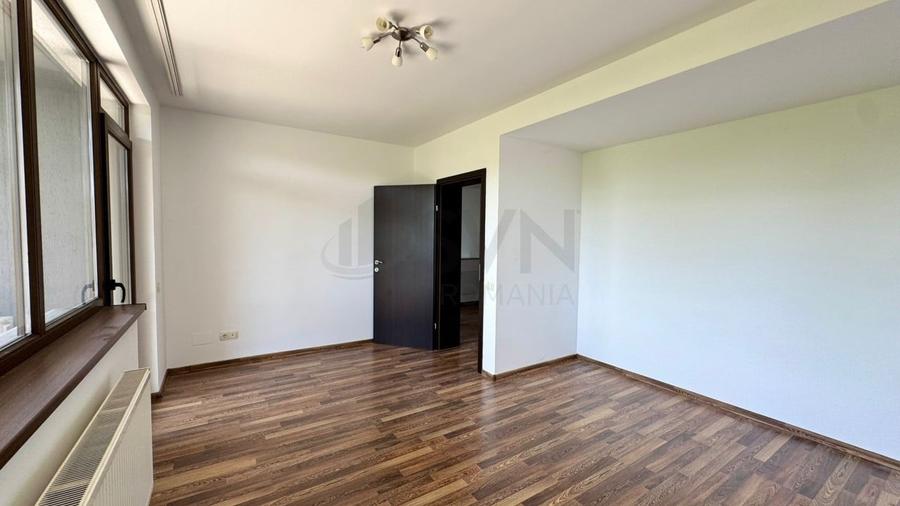 Casă individuală cu 5 camere cu Teren 350 Mp în Pipera