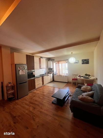 Apartament cu 3 camere în Vasile Aaron