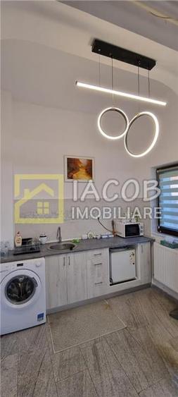 Duplex cu 4 camere cu Canalizare în Central