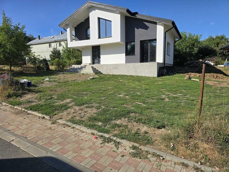 Casă cu 3 camere în Central