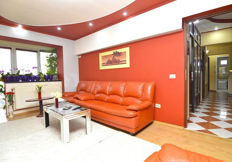 Apartament cu 4 camere decomandat în Rahova