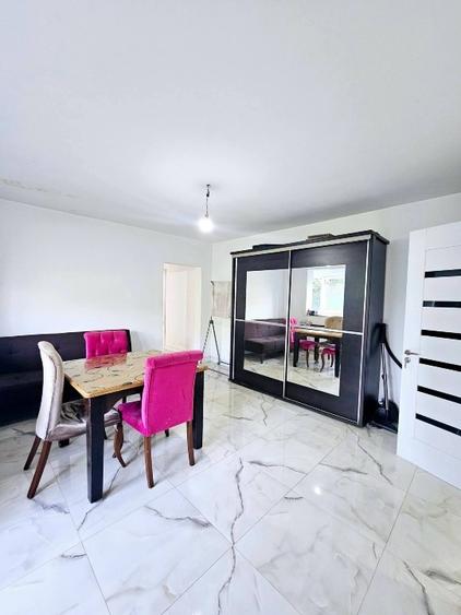 Apartament cu 3 camere semidecomandat, mobilat în Alexandru Obregia