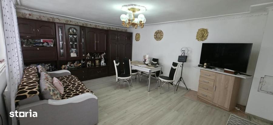 Casă cu 5 camere cu Teren 1219 Mp în Baciu