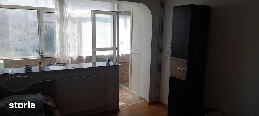 Apartament cu 2 camere semidecomandat în Micro 9