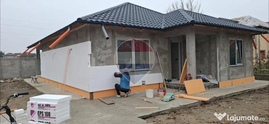Casă cu 3 camere cu Teren 357 Mp în Ceardac