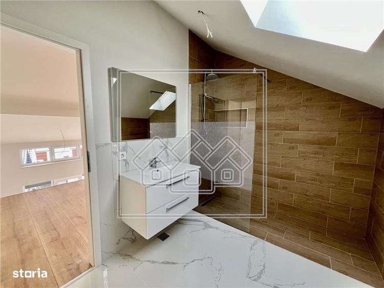 Apartament cu 3 camere în Cristian