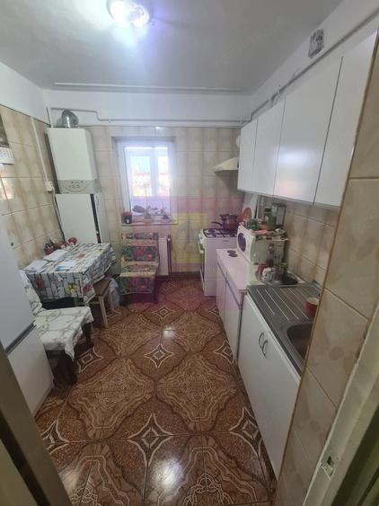 Apartament cu 3 camere decomandat în Câmpina