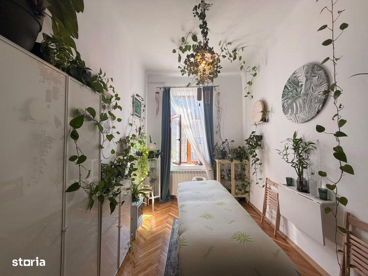 Apartament cu 4 camere semidecomandat în Armeneasca