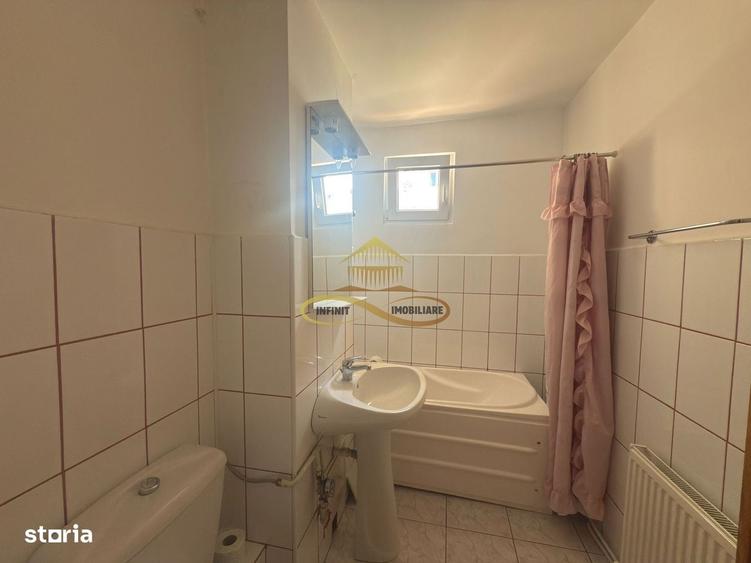 Apartament cu 3 camere decomandat în Ștefan Vodă