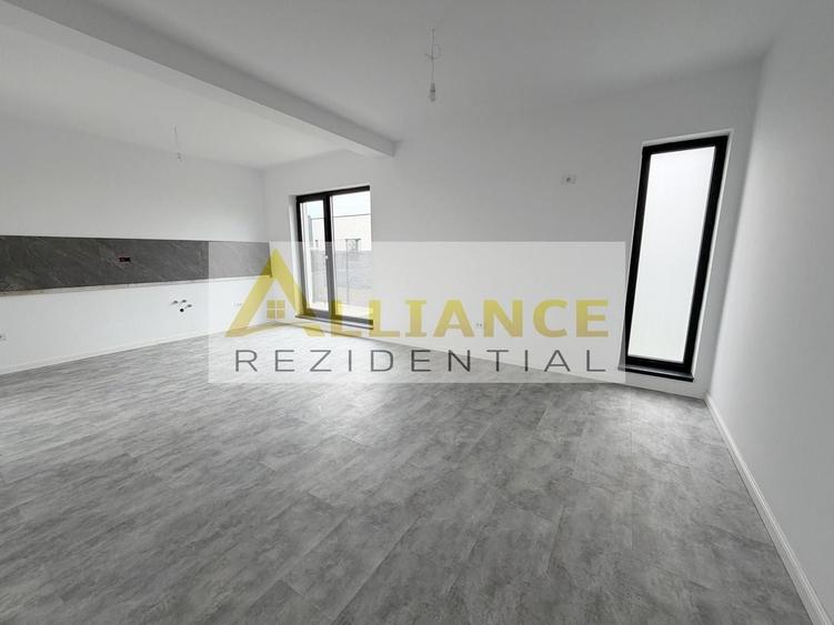 Casă individuală cu 4 camere cu Canalizare în Berceni