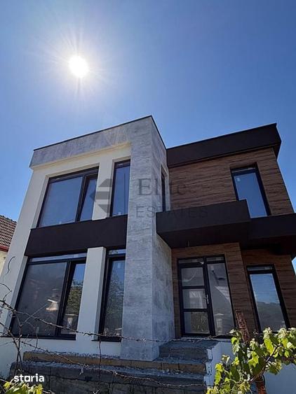 Casă cu 5 camere cu Teren 1050 Mp în Iorga