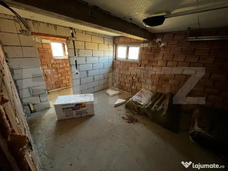Casă cu 6 camere cu Teren 400 Mp în Beclean