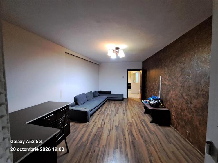 Apartament cu 3 camere decomandat în Basarabia