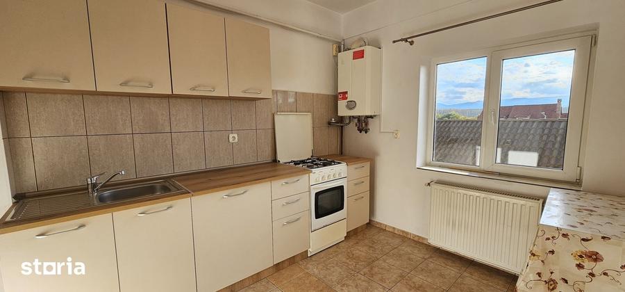 Apartament cu 2 camere decomandat în Valea Aurie