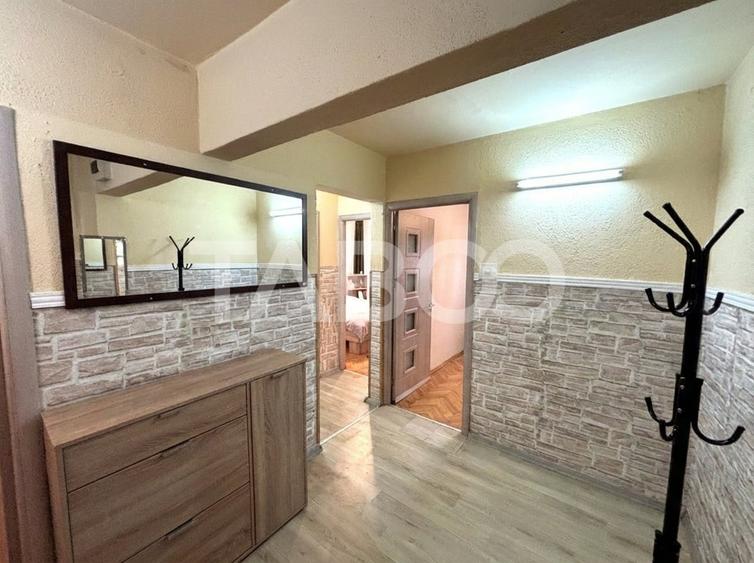 Apartament cu 3 camere decomandat, mobilat în Valea Aurie