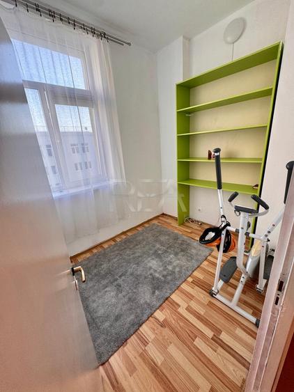 Apartament cu 3 camere semidecomandat, mobilat în Vitan-Bârzești