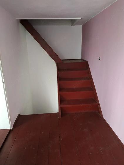 Casă cu 8 camere cu Teren 1500 Mp în Central