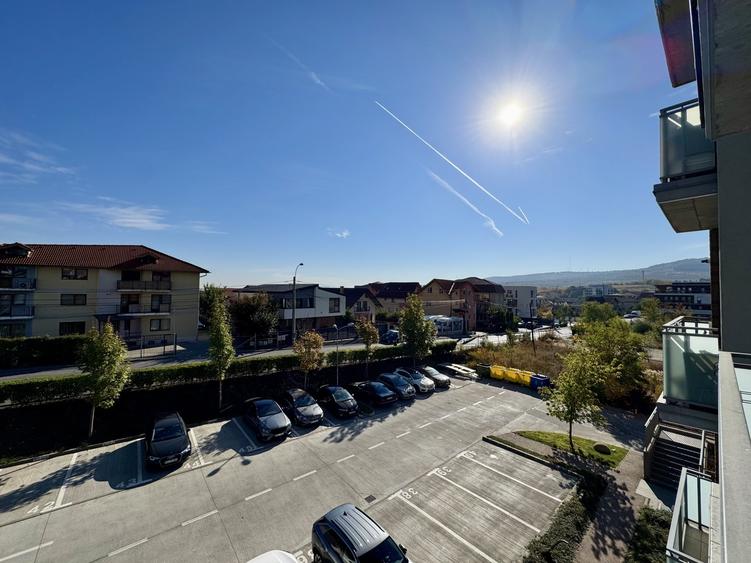 Apartament cu 2 camere semidecomandat, mobilat în Bună Ziua