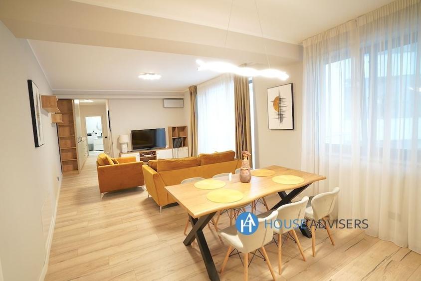 Apartament cu 3 camere, mobilat în Romană