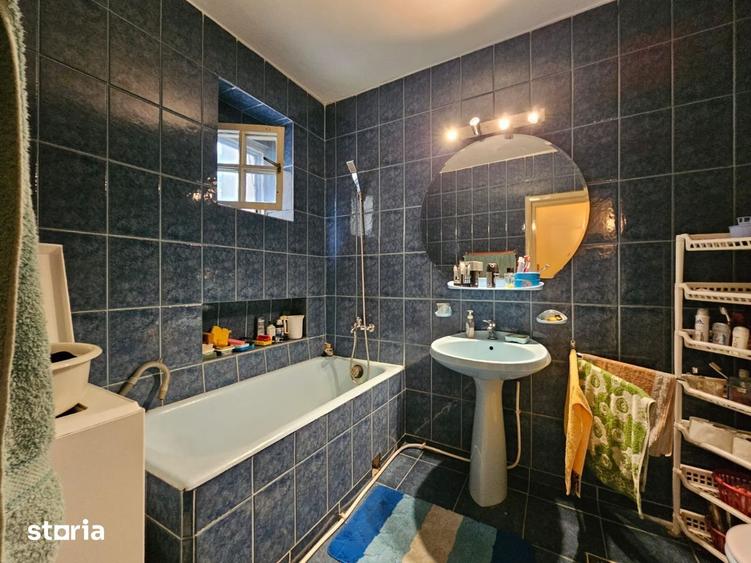 Casă cu 6 camere cu Teren 355 Mp în Central