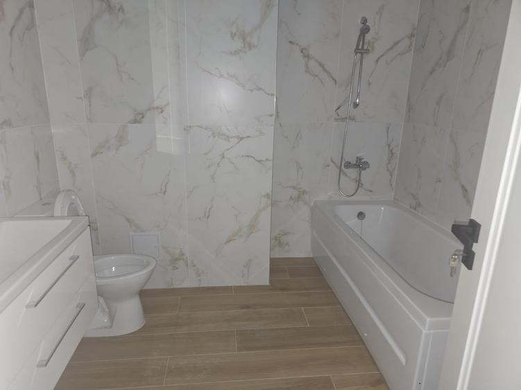 Apartament cu 3 camere decomandat în Popas Păcurari