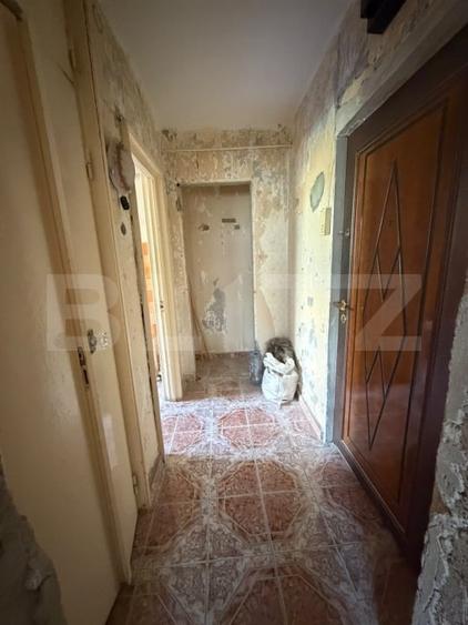 Apartament cu 3 camere semidecomandat în Micro 19