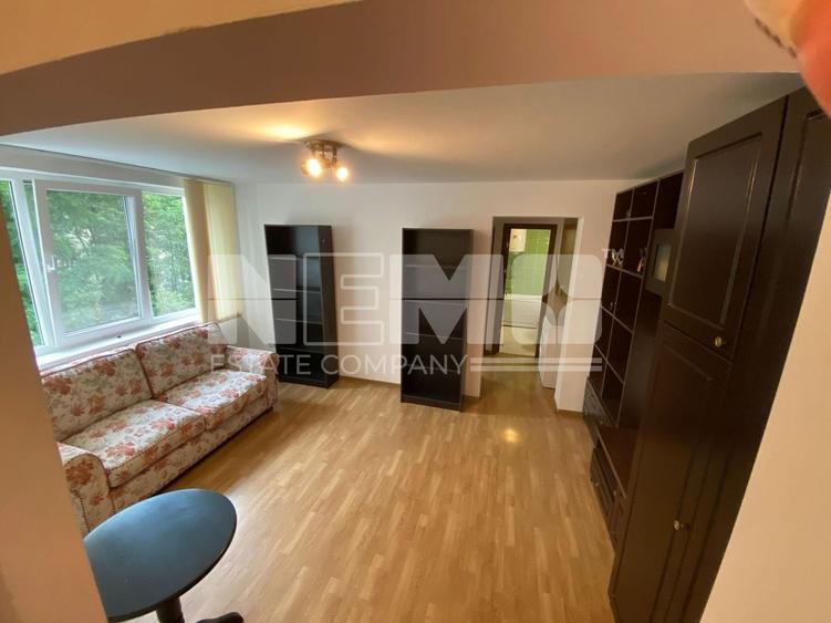 Apartament cu 2 camere, mobilat în Policlinica