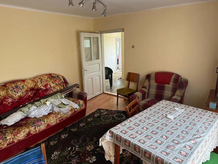 Casă cu 4 camere cu Teren 1900 Mp în Telești