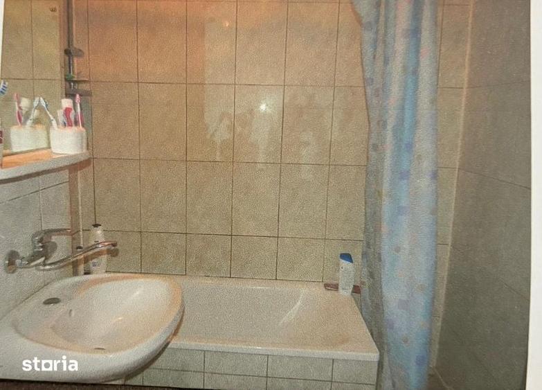 Vand Apartament 3 camere 72 mp decomandat Spitalul Judetean - 2