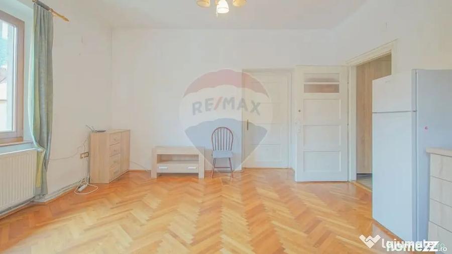 Apartament cu 2 camere semidecomandat în Centrul Istoric