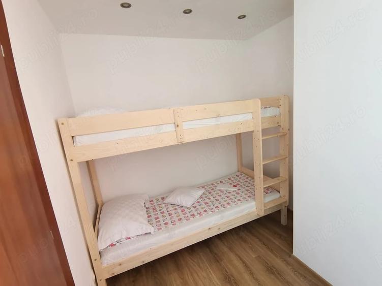 Apartament cu 3 camere semidecomandat în Ghencea
